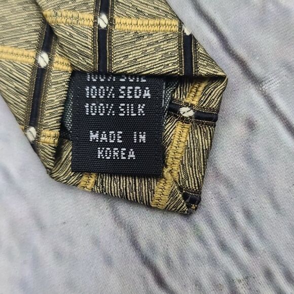 Vintage Handmade Silk Tan Brown Diamond Pattern Tie - Picture 3 of 7